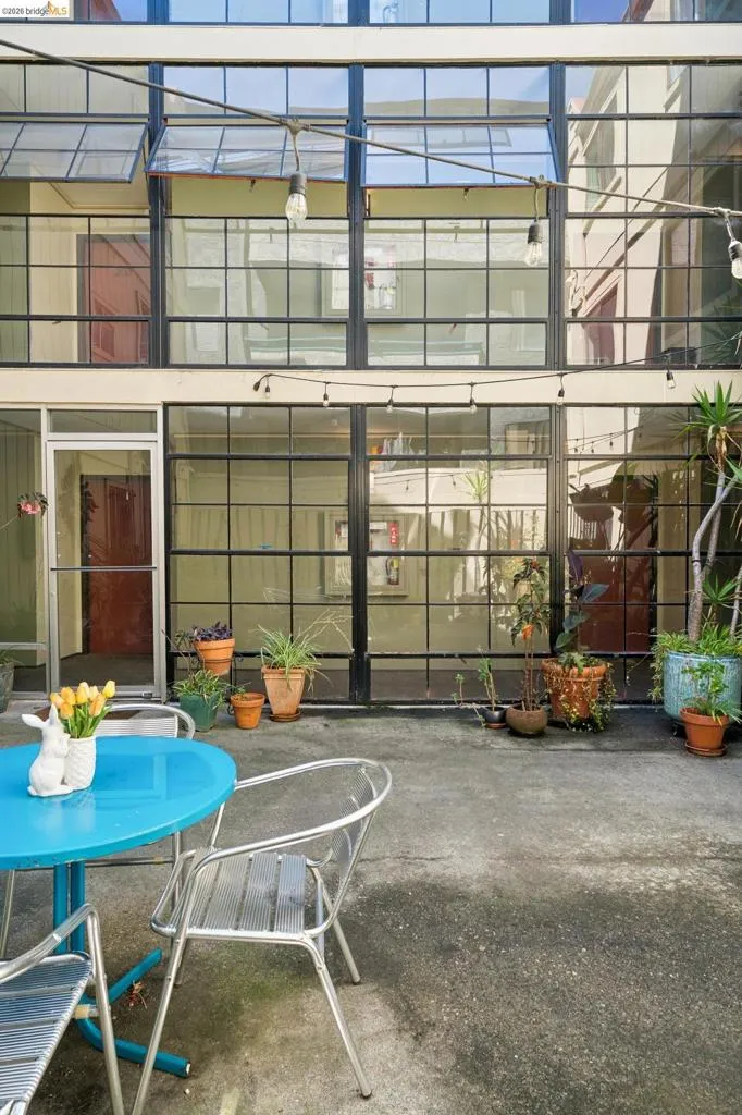 3751 Harrison St #200 Oakland, CA 94611