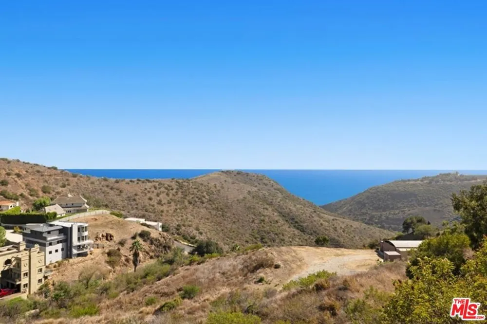 2826 Coralglen Drive Malibu, CA 90265