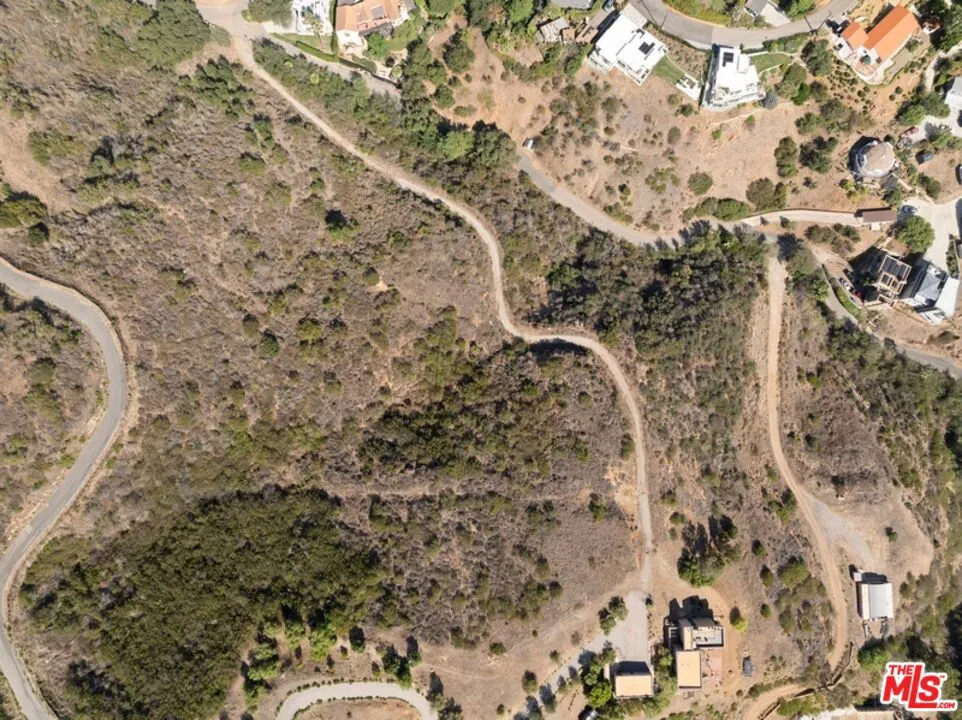 2826 Coralglen Drive Malibu, CA 90265