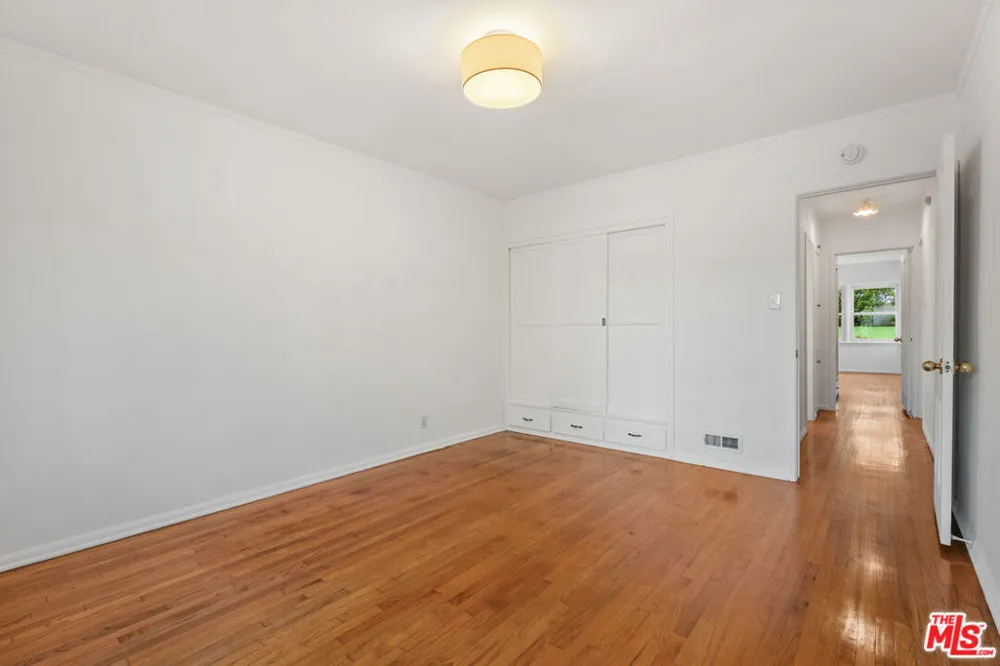 2244 Hillsboro Avenue Los Angeles, CA 90034