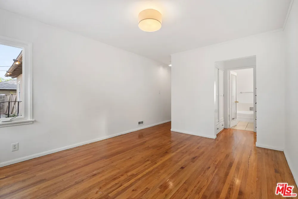 2244 Hillsboro Avenue Los Angeles, CA 90034