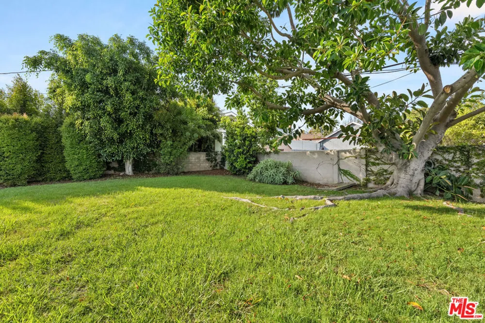 2244 Hillsboro Avenue Los Angeles, CA 90034