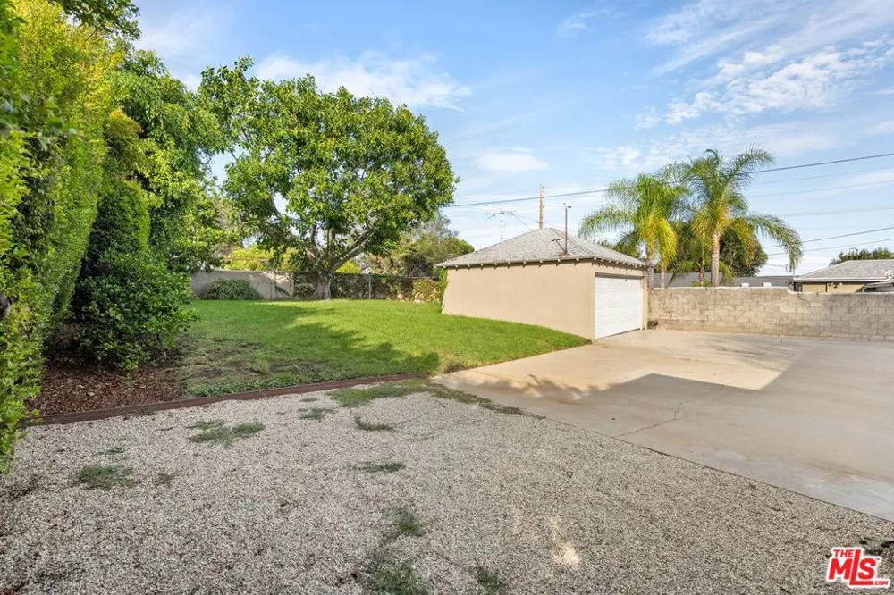 2244 Hillsboro Avenue Los Angeles, CA 90034