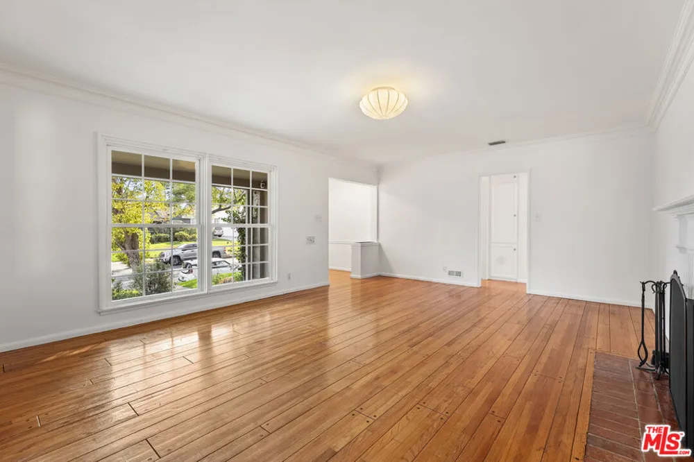 2244 Hillsboro Avenue Los Angeles, CA 90034