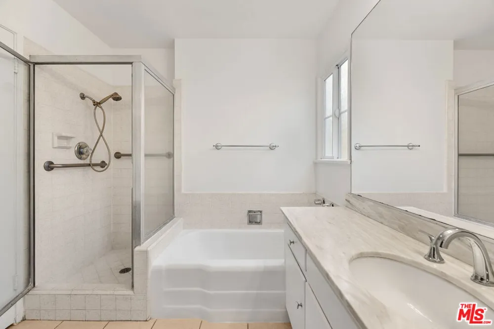 2244 Hillsboro Avenue Los Angeles, CA 90034