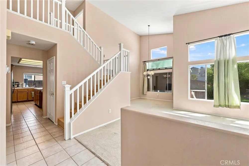 637 Avondale Corona, CA 92879
