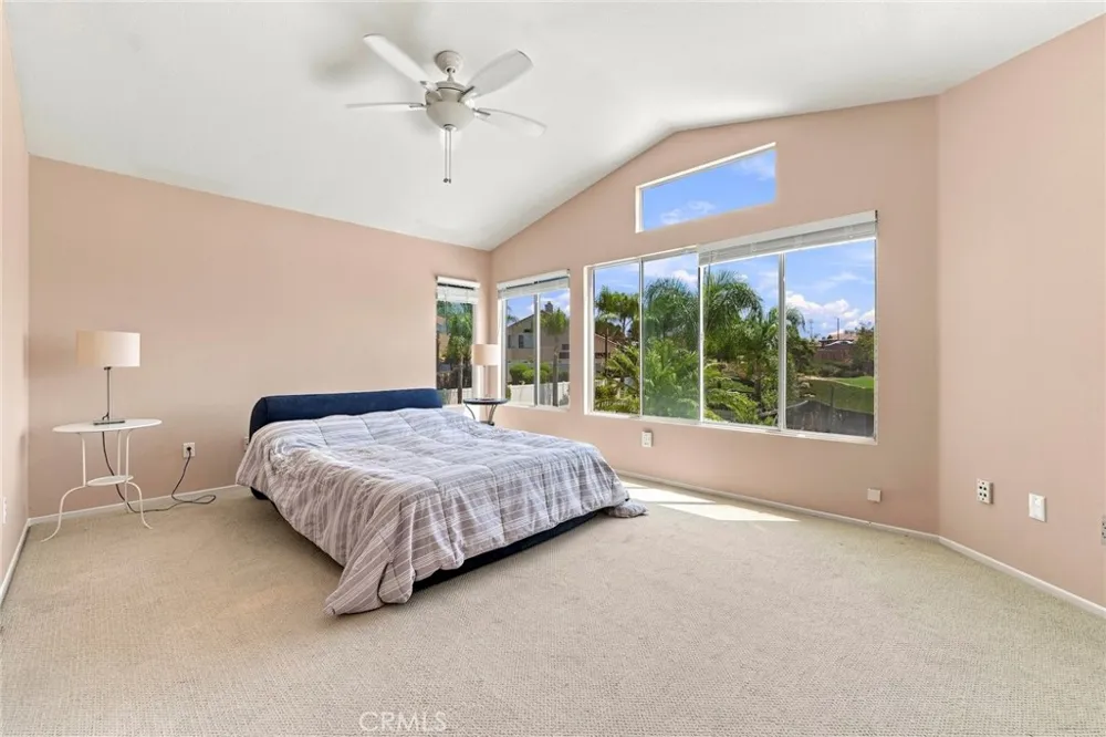 637 Avondale Corona, CA 92879