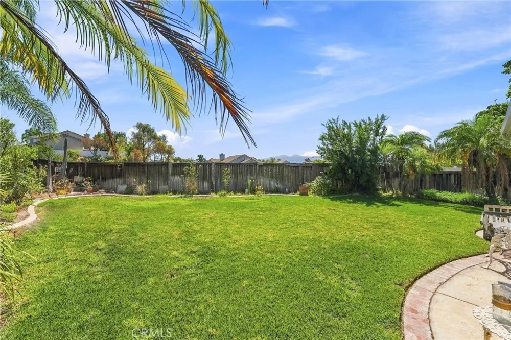 637 Avondale Corona, CA 92879