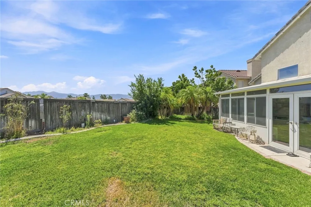 637 Avondale Corona, CA 92879