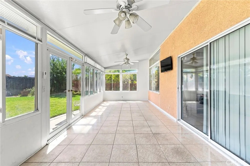 637 Avondale Corona, CA 92879