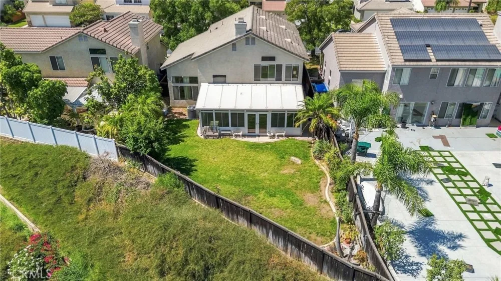 637 Avondale Corona, CA 92879