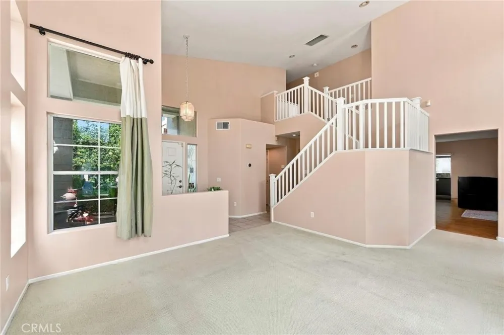 637 Avondale Corona, CA 92879