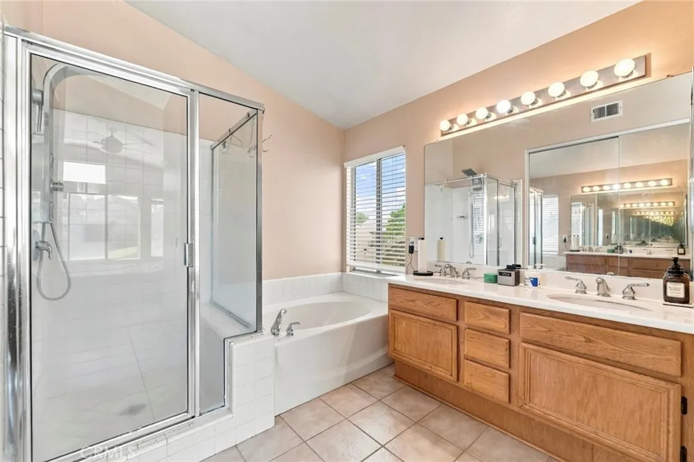 637 Avondale Corona, CA 92879