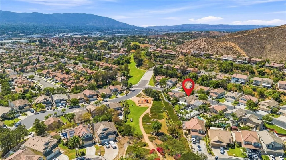 637 Avondale Corona, CA 92879