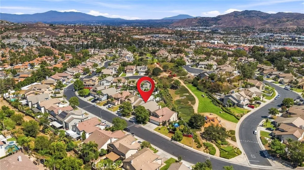 637 Avondale Corona, CA 92879