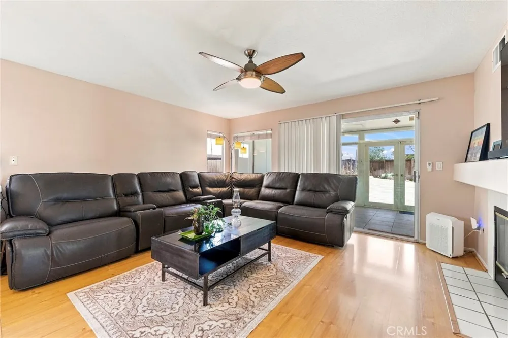 637 Avondale Corona, CA 92879
