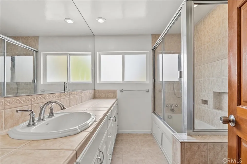9632 Forbes Avenue Northridge, CA 91343