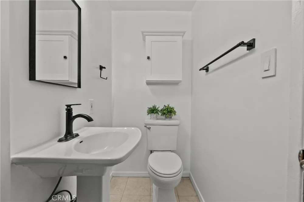 9632 Forbes Avenue Northridge, CA 91343