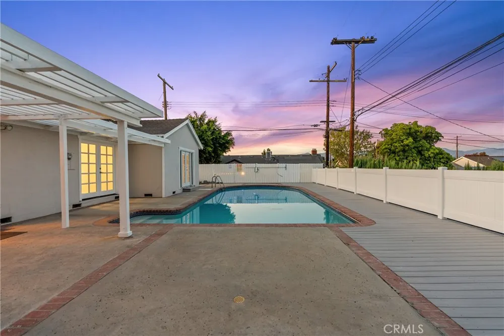 9632 Forbes Avenue Northridge, CA 91343