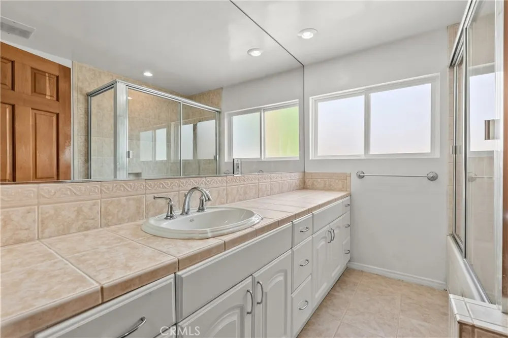 9632 Forbes Avenue Northridge, CA 91343