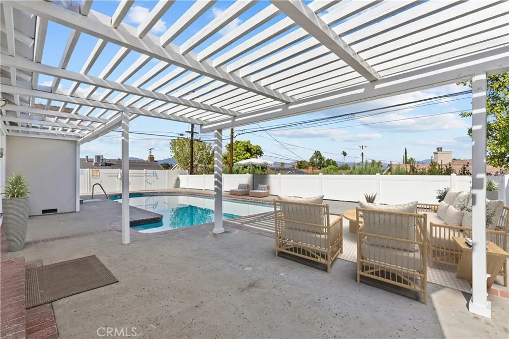 9632 Forbes Avenue Northridge, CA 91343