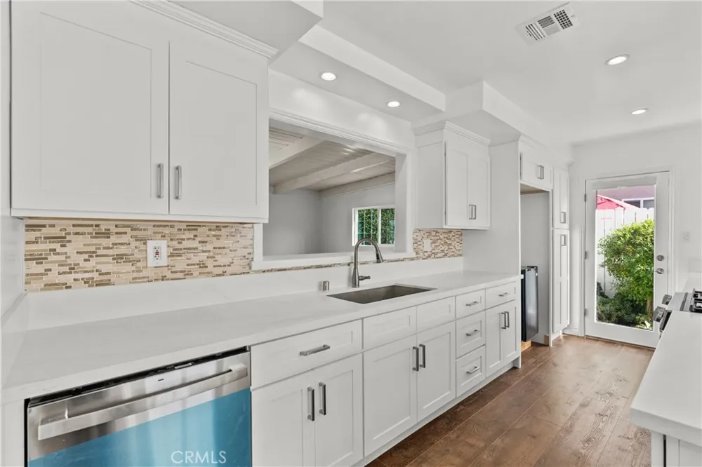 9632 Forbes Avenue Northridge, CA 91343