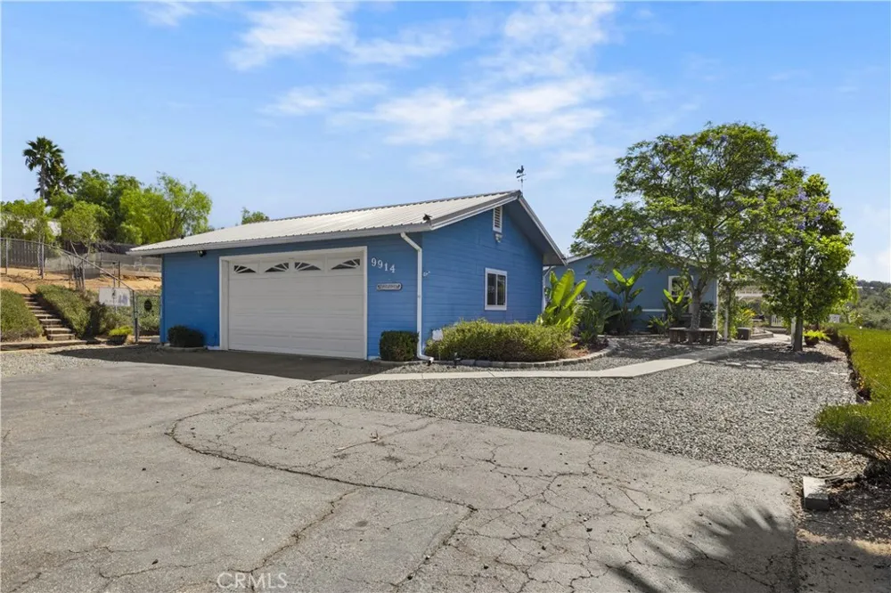 9914 W Lilac Road Escondido, CA 92026