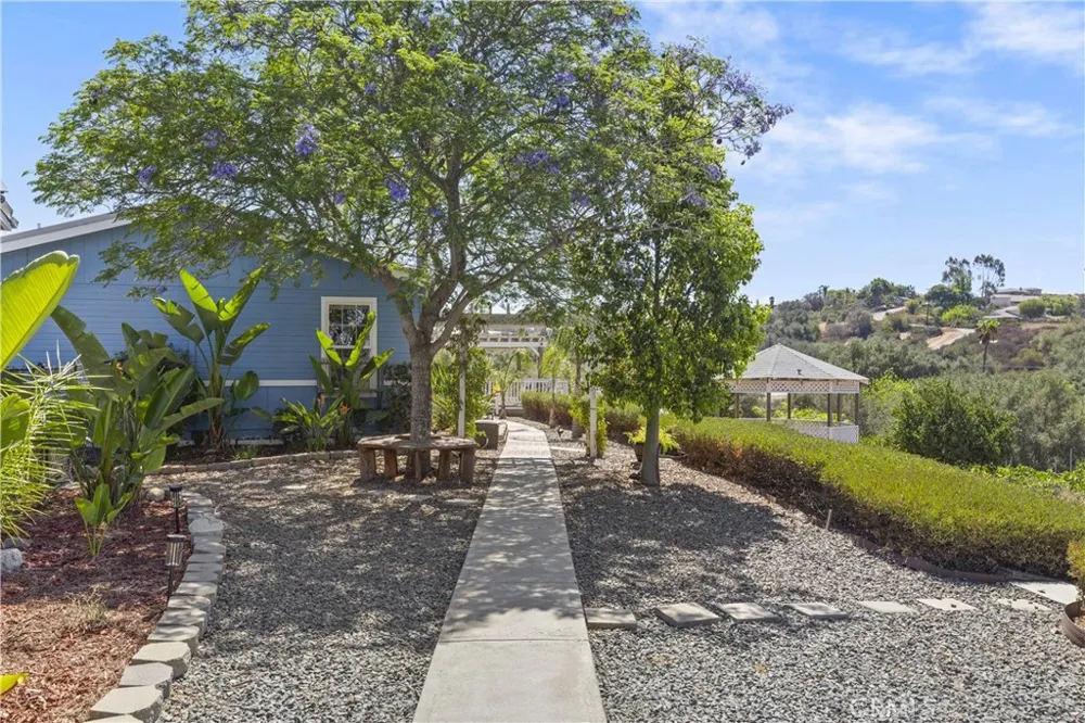 9914 W Lilac Road Escondido, CA 92026