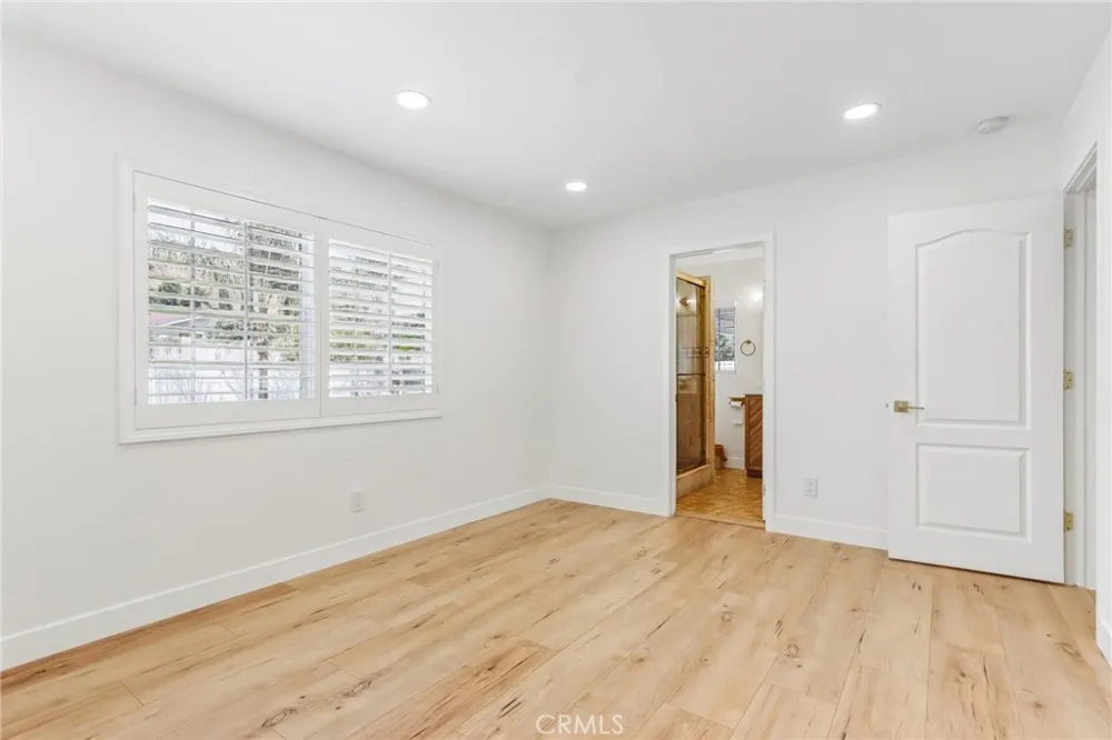 10065 Foothill Los Angeles, CA 91342