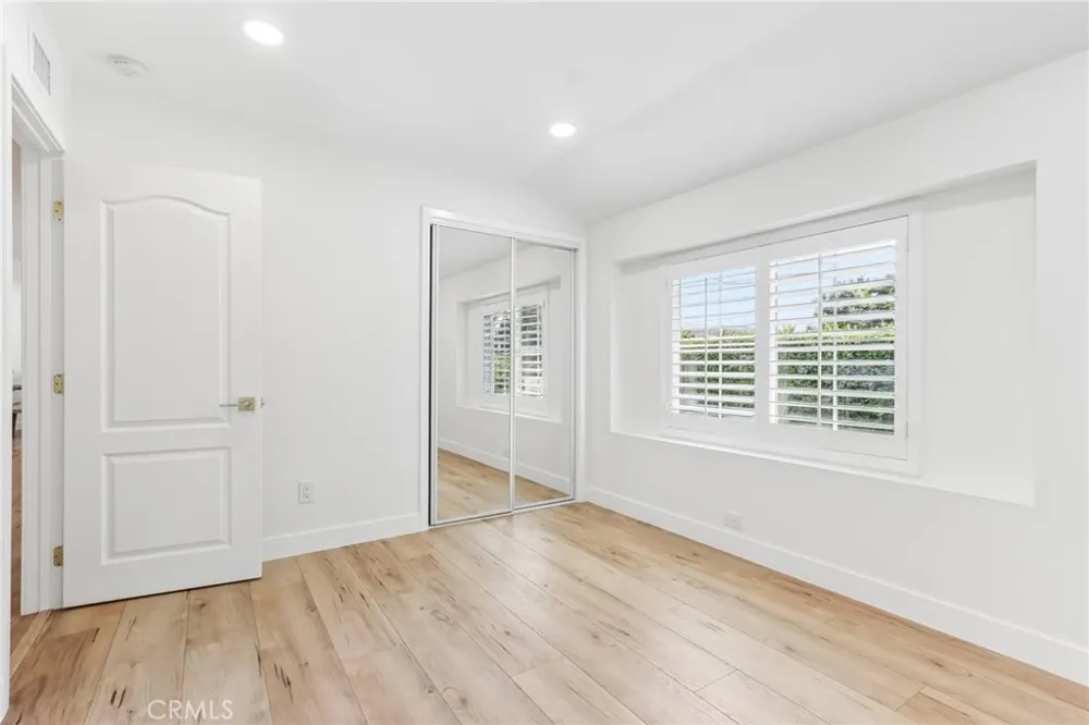 10065 Foothill Los Angeles, CA 91342