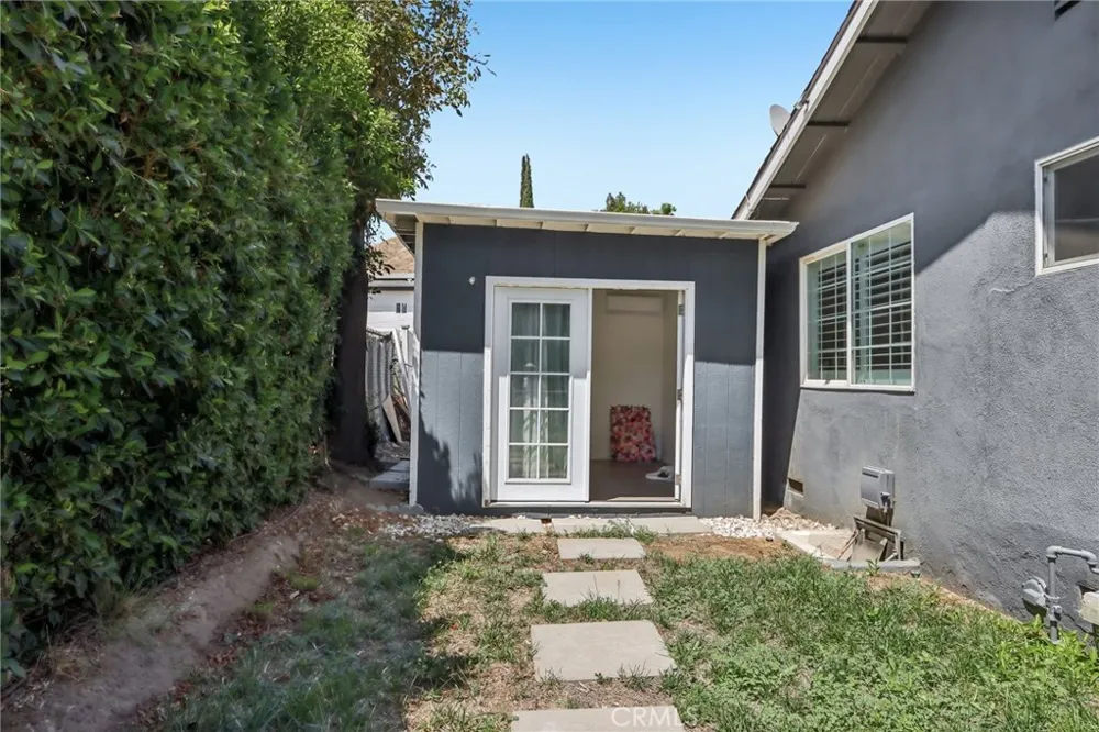 10065 Foothill Los Angeles, CA 91342