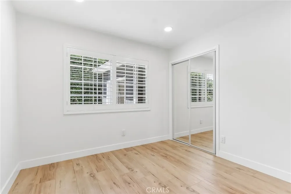 10065 Foothill Los Angeles, CA 91342