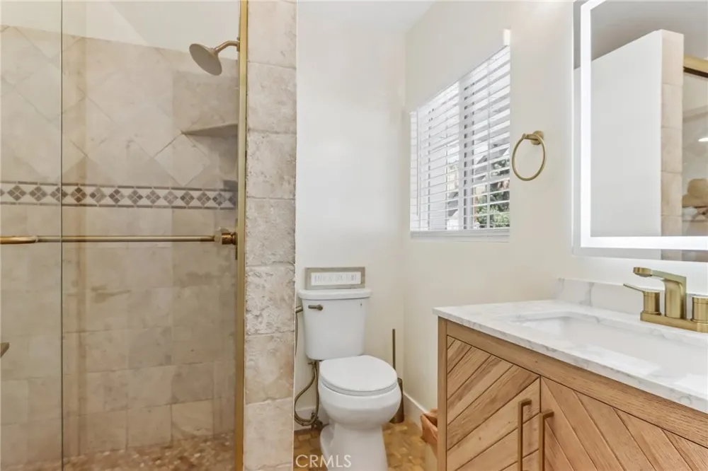 10065 Foothill Los Angeles, CA 91342