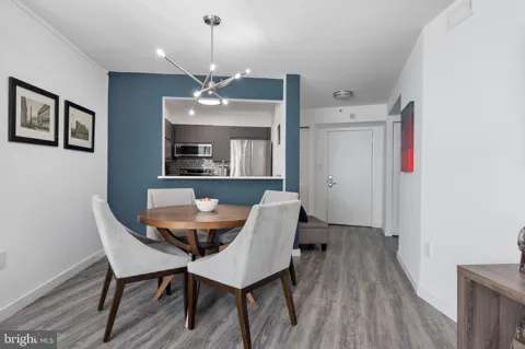 10101 GROSVENOR PLACE #301