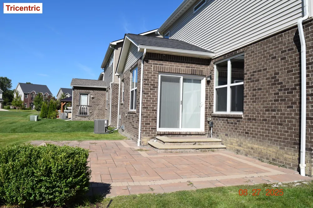 49577 Shoreline Drive Canton, MI 48187