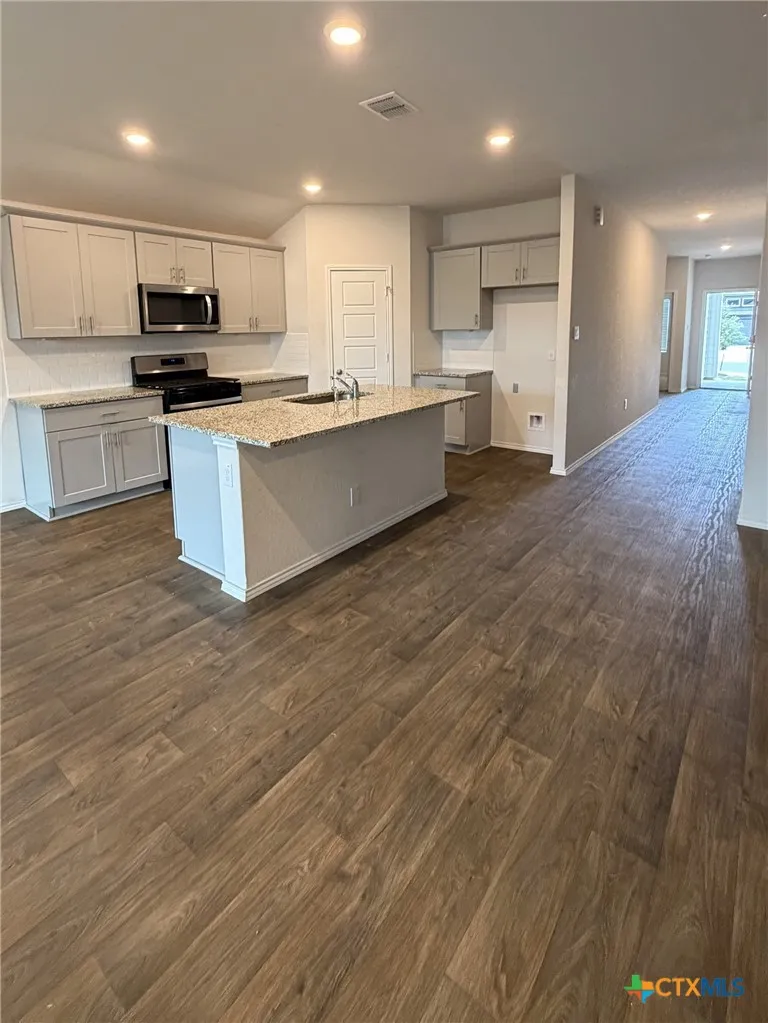 384 Trent Drive New Braunfels, TX 78130