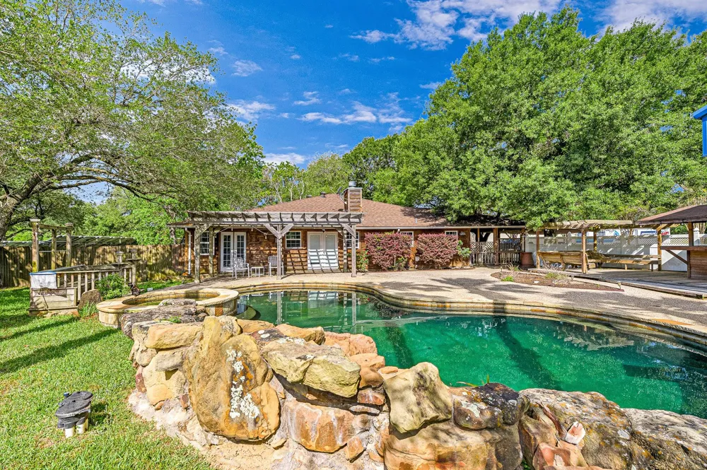 18718 Vickers Road Cypress, TX 77433