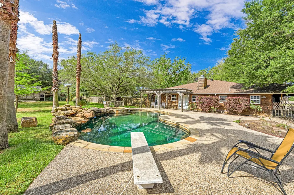 18718 Vickers Road Cypress, TX 77433