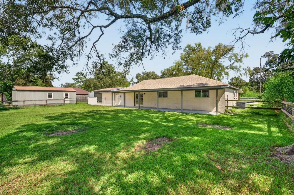1718 County Road 401 Dayton, TX 77535