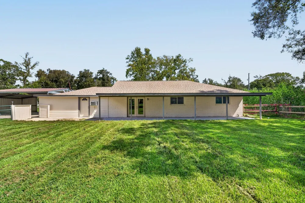 1718 County Road 401 Dayton, TX 77535