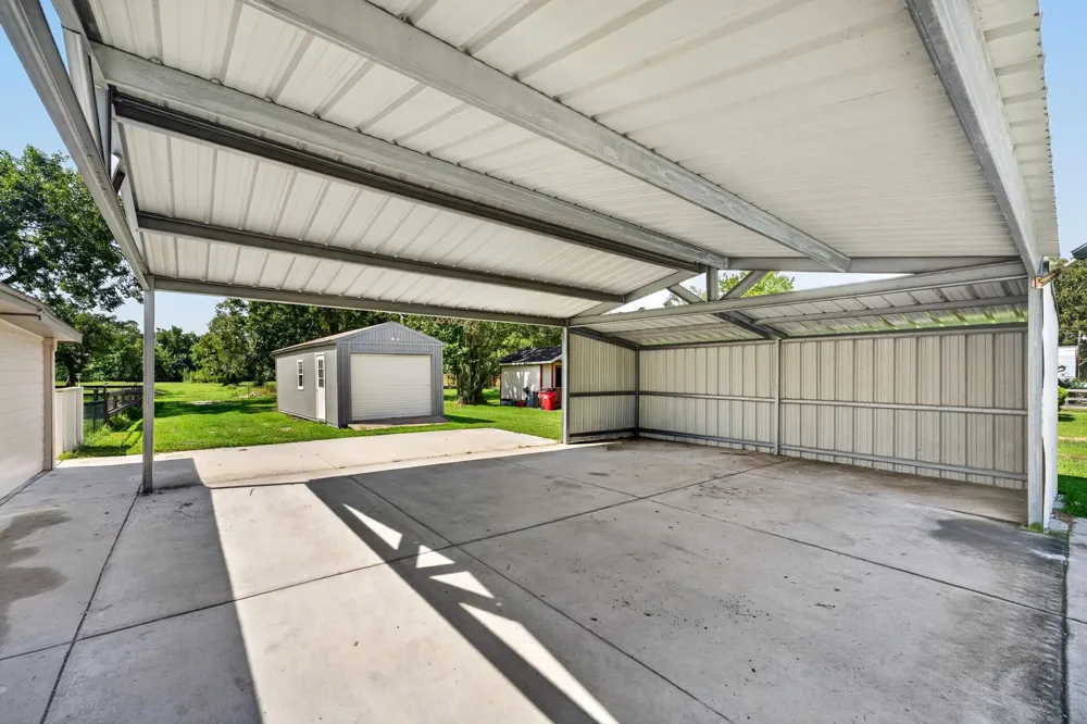 1718 County Road 401 Dayton, TX 77535