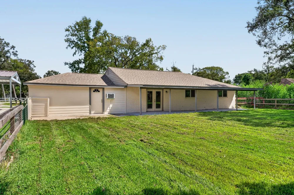 1718 County Road 401 Dayton, TX 77535