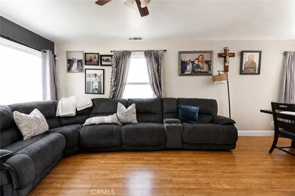 1321 Vale Bakersfield, CA 93306
