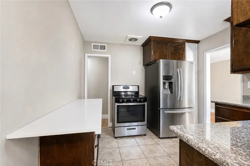 1321 Vale Bakersfield, CA 93306