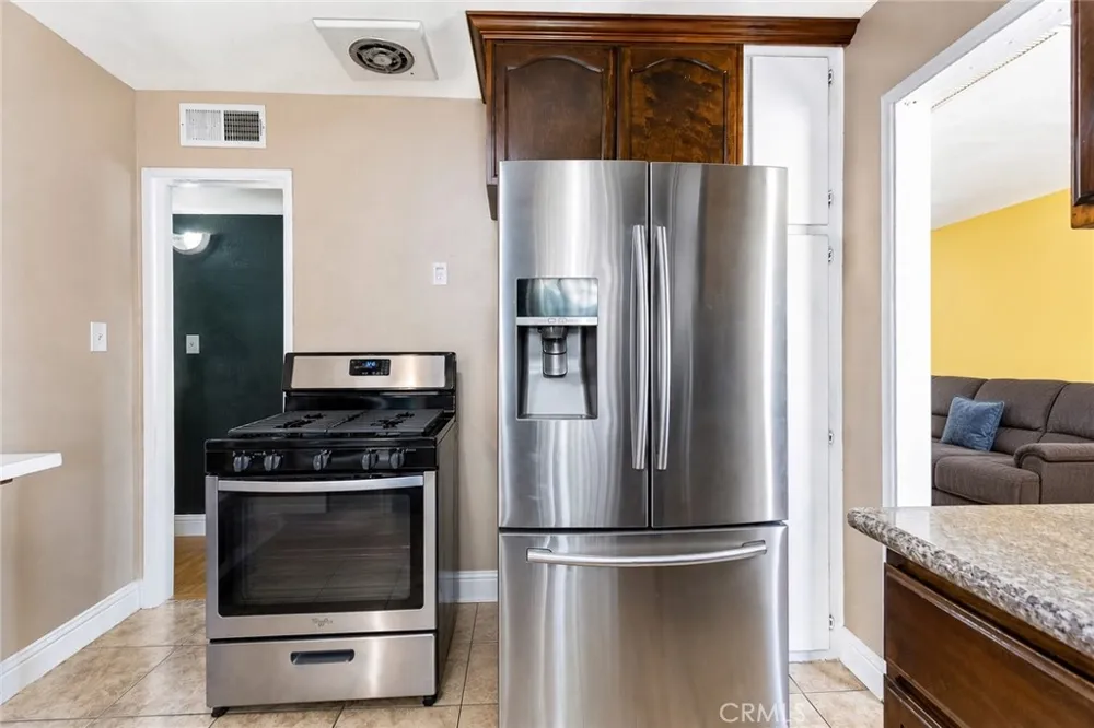 1321 Vale Bakersfield, CA 93306