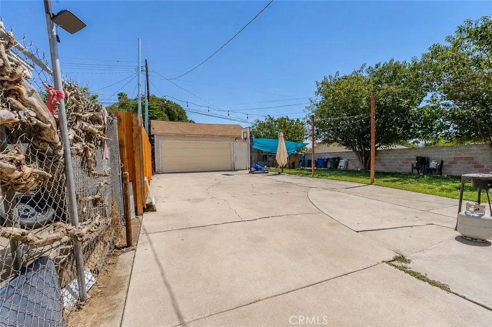 1321 Vale Bakersfield, CA 93306