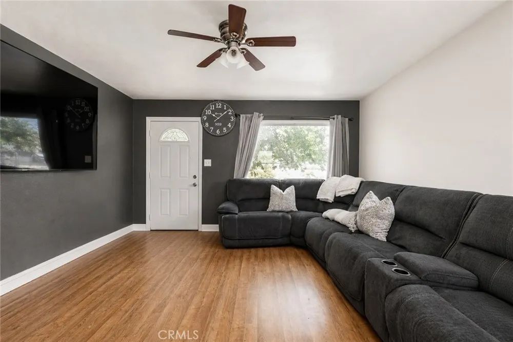 1321 Vale Bakersfield, CA 93306
