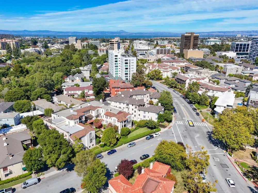 212 Eaton Road #1 San Mateo, CA 94402