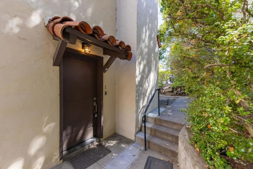 212 Eaton Road #1 San Mateo, CA 94402