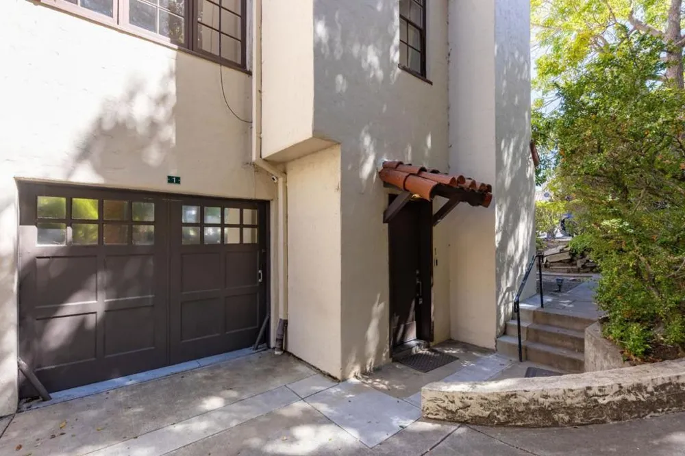212 Eaton Road #1 San Mateo, CA 94402